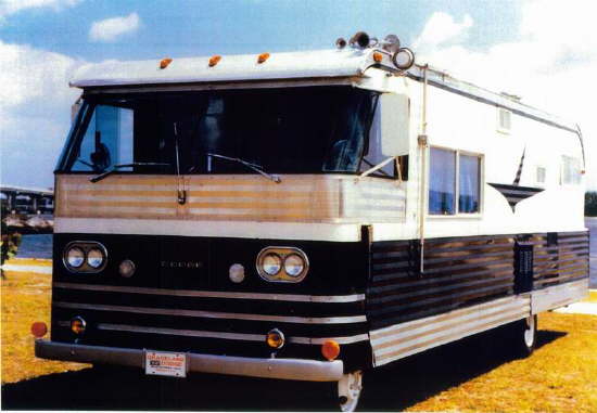 Elvis' first Motor Home, Dodge -62